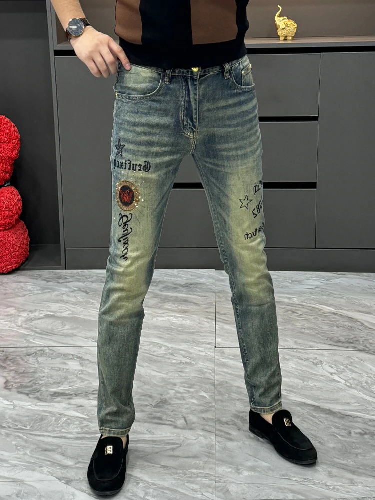 

Fashionable Slim Fit Men's Jeans Stylish Versatile Spring 2026 Trendy Brand Casual Long Pants mid Waist Zipper Closure Wear R...