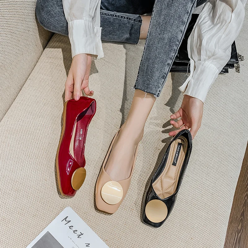 Plus Size 43 Women Flats Shoes Circular Sequin Decoration Patent Leather Ballet Shoes Office Lady Slip on Leaher Loafers Female