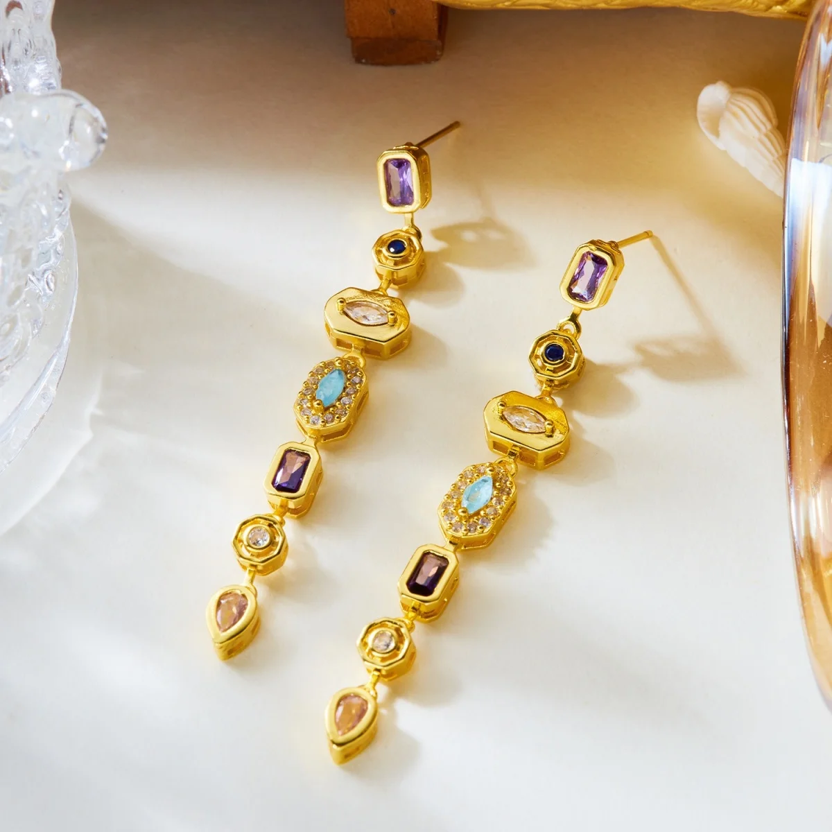 Bunte geometrische lange Quasten-Ohrringe mit Zirkonia für Damen und Herren, glänzende, elegante geometrische Ohrringe, Hochzeitsschmuck – Detail 16