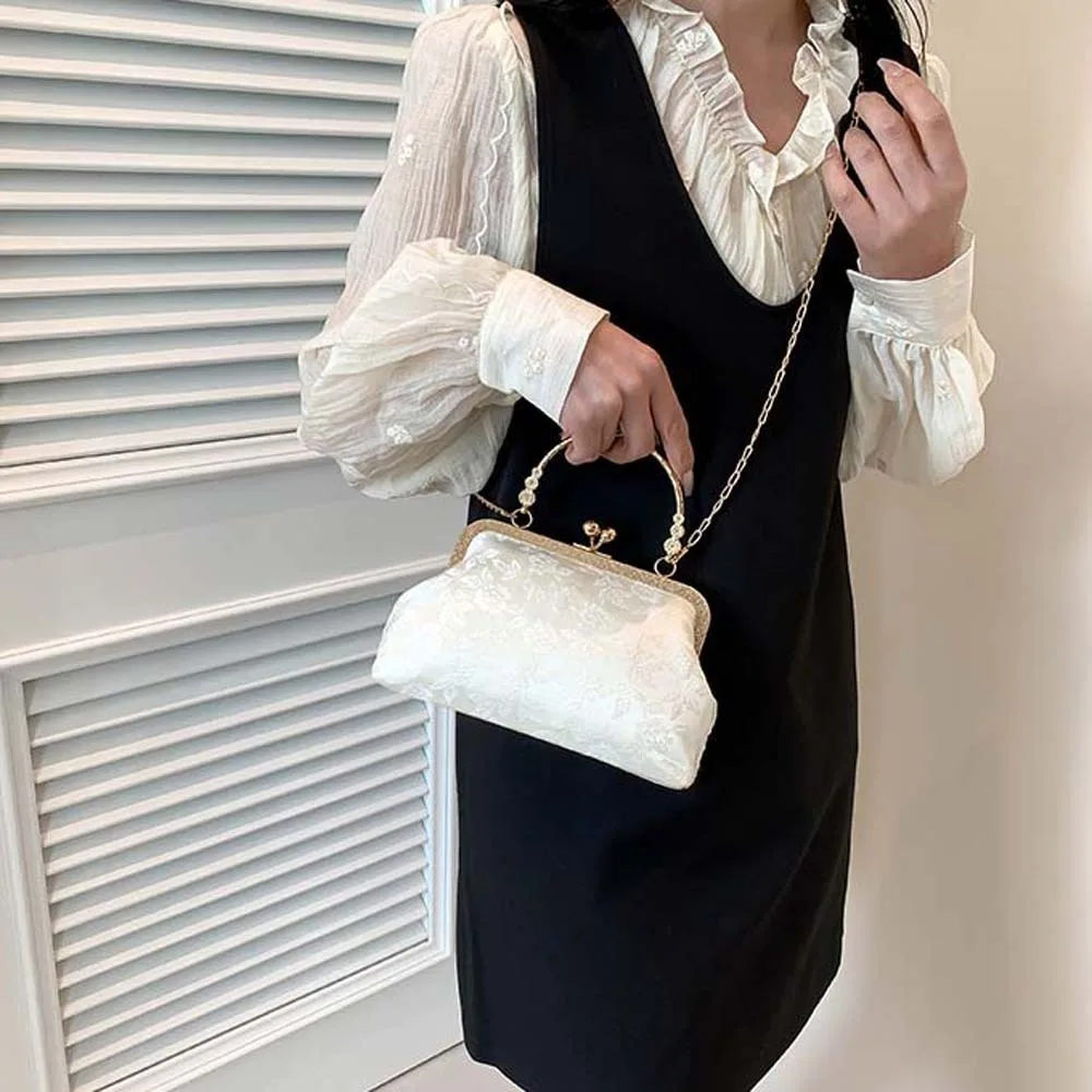 Clasp Frame Embroidery Chinese Style Handbag Purse Luxury Hanfu Shell Handbag Large Capacity Polyester