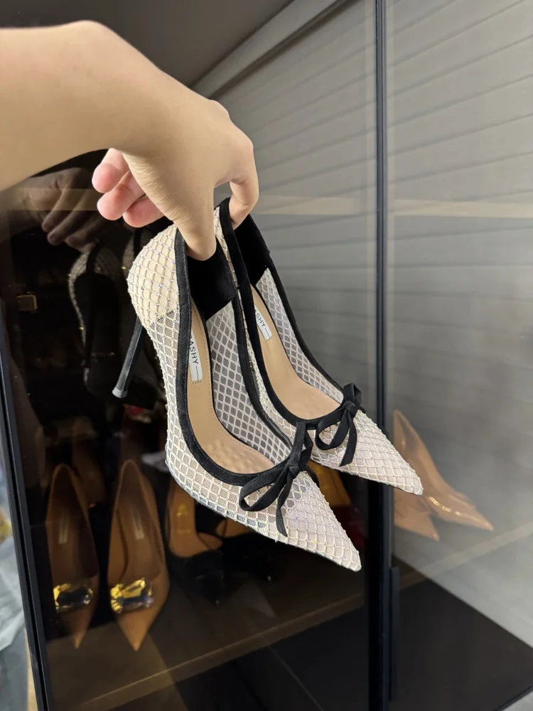 Lace high heels, women's new butterfly bow rhinestone sexy temperament, high-end and non tiring, slim heel pointed single shoes