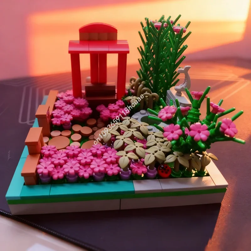 

395 деталей MOC: Модель «Город Садовника» — Архитектурный конструктор для сборки, DIY-набор, кирпичики, рождественские подарки, детские игрушки, подарки на день рождения