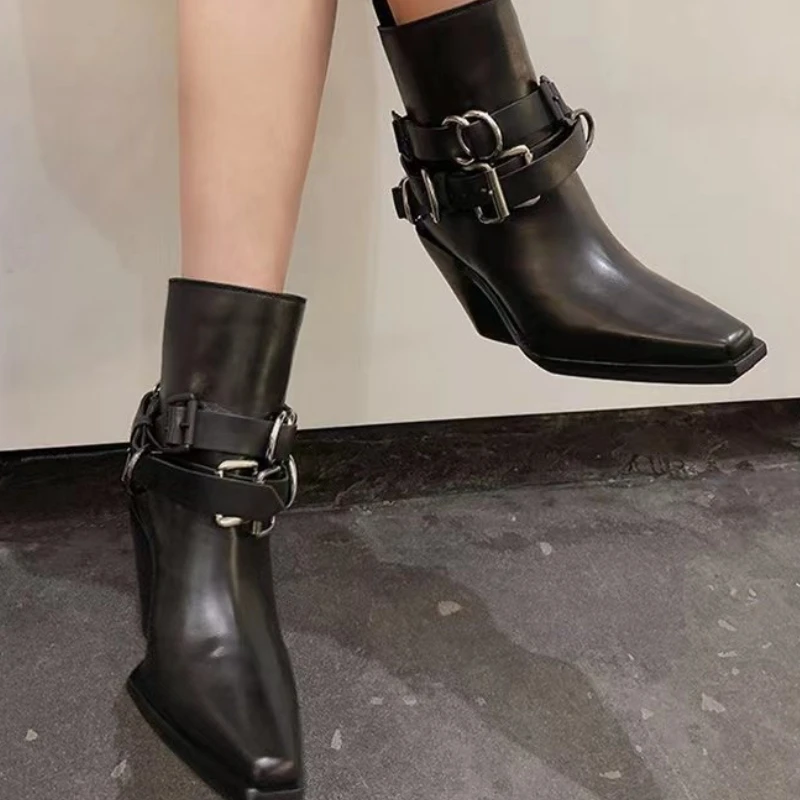 Belt Buckle Women Short Boots Squared Toe Genuine Laether Cool Fashion Designer Luxury Cowboy Knight Booties New Retro Shoe