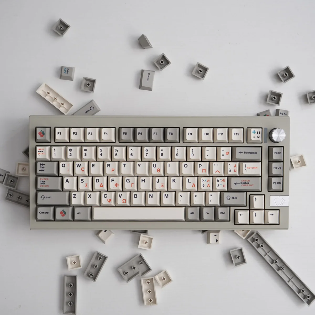 Retro 9009 Griechische Tastenkappen Cherry Profile Dye-Sublimation PBT Tastenkappen Grau und Weiß Mechanische Tastatur 64/87/96/104