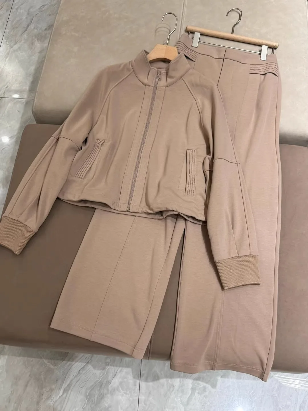 

Женский весенне-осенний повседневный комплект с воротником-молнией и брюками, костюм из двух предметов, простые длинные длинные брюки из полиэстера, мода