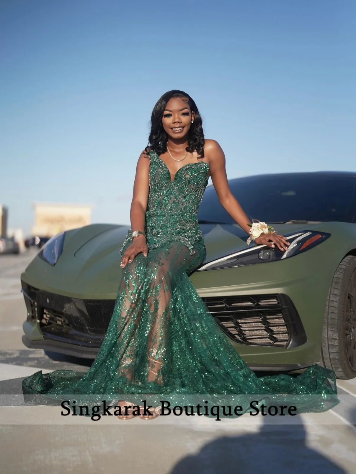 

Vintage Emerald Green Lace Sequin Mermaid Prom Dress See Through Diamonds Beading Formal Party Gown Customized