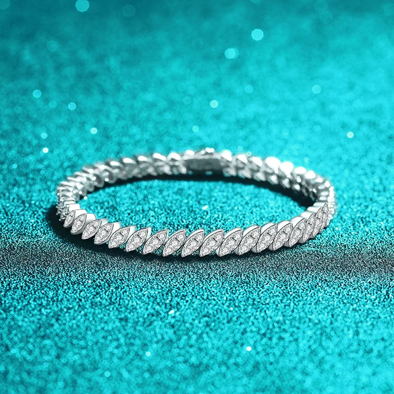

Full-Stone Exquisite Luxury Bracelet Women's PT950 Platinum 3Ct Moissanite - Niche design, dazzling aura, fit dates & parties