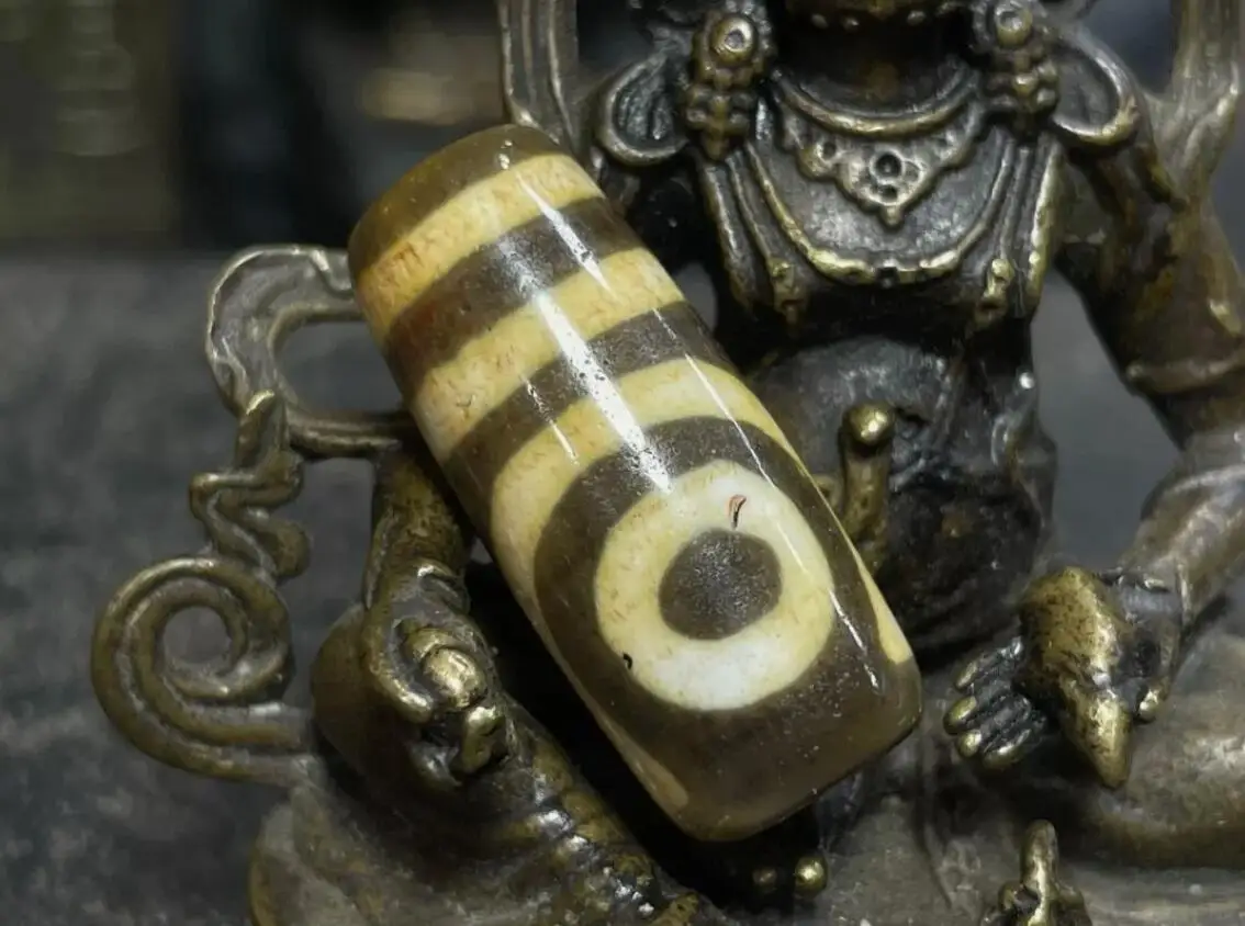 Tibetan Nepalese Himalayan Ancient agate Old Dzi Talisman 2 eye Beads Amulet