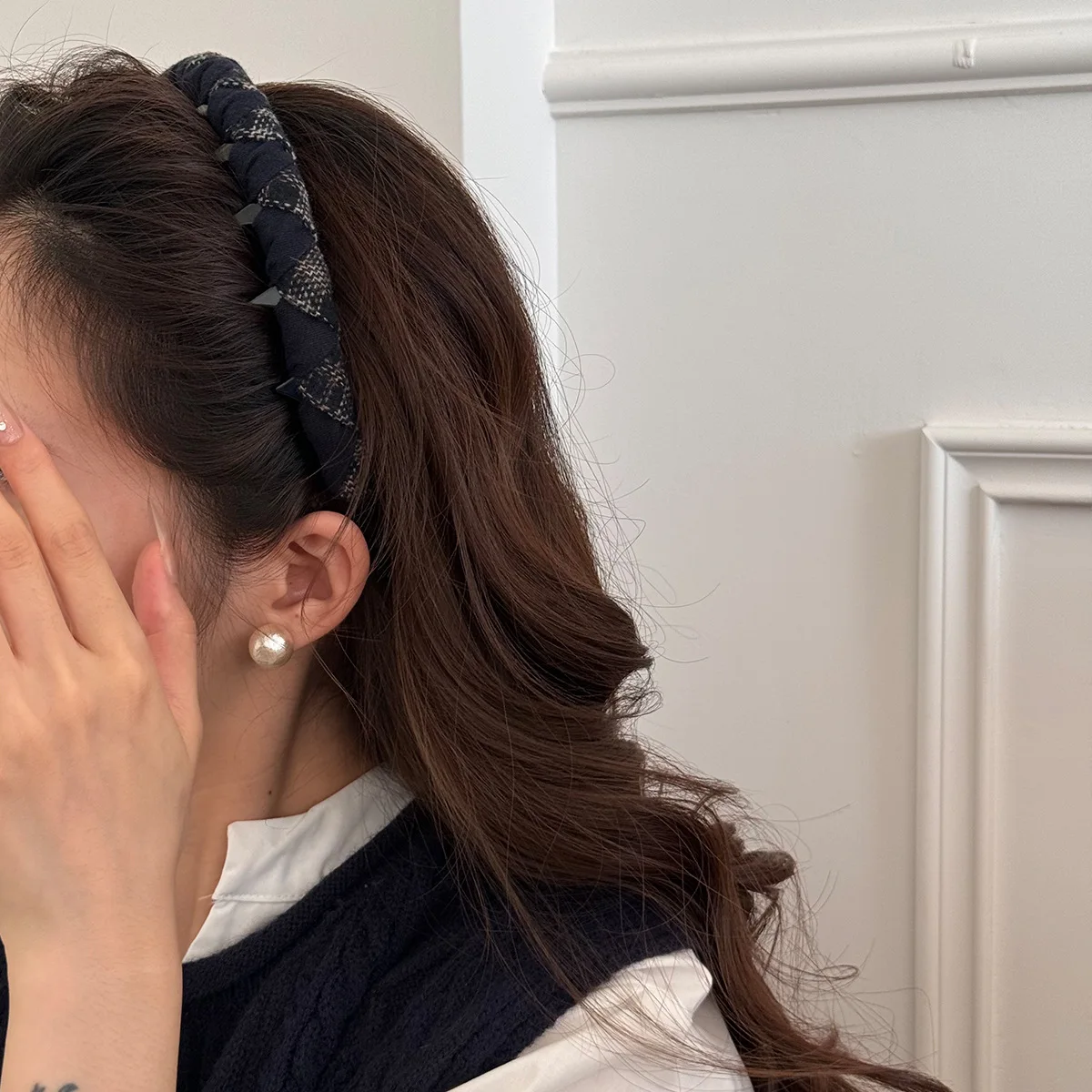 

Корейская клетчатая повязка на голову для девочек и женщин, осень-зима 2025, новая повязка для волос в стиле K-pop, для взрослых, для умывания и макияжа, ведущая модная винтажная повязка