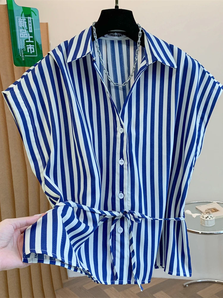 

Летняя тонкая повседневная полосатая рубашка 2026 с эффектом похудения в корейском стиле, простая, с отложным воротником, с поясом, из смесового хлопка и полиэстера