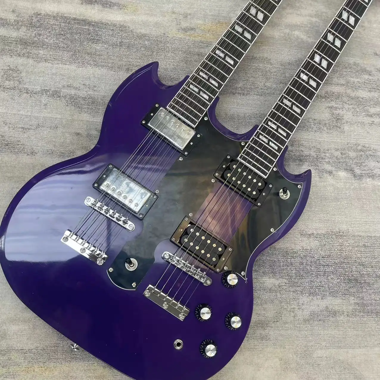 In stock, 12+6 chord double path electric guitar, purple body, with real shipping pictures. Order and ship immediately