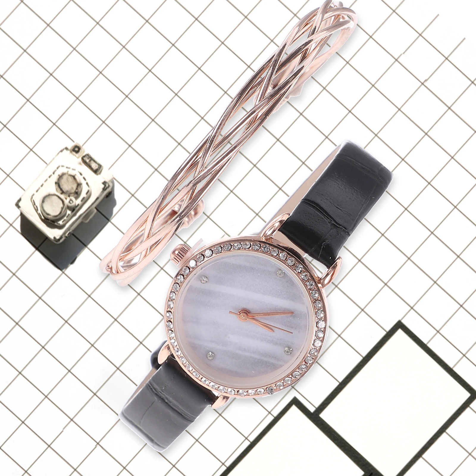 

Quartz Watch Lady Wristwatch Gift SL68 Movement Clear Scale Comfortable Adjustable Students Fashion Alloy Case PU Strap Metal