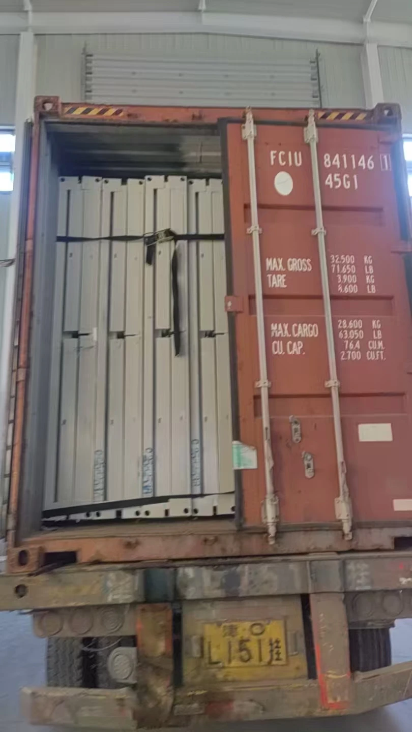 20ft X-fold Container House Prefabricated Foldable Mobile Temporary Dormitory for Sale Modern Design Office Building