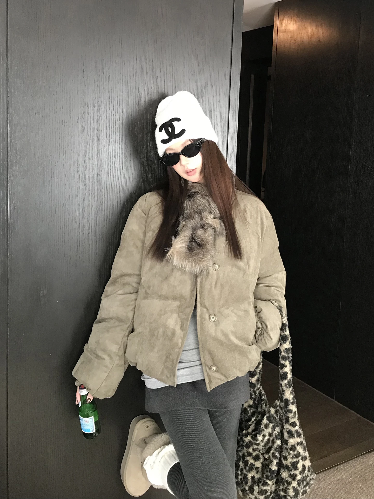 

Red Celebri Studio Women's Winter Coat 2025 New Sle Trendy Super ular High-End Feeling Super Beautiful Cotton Jaet