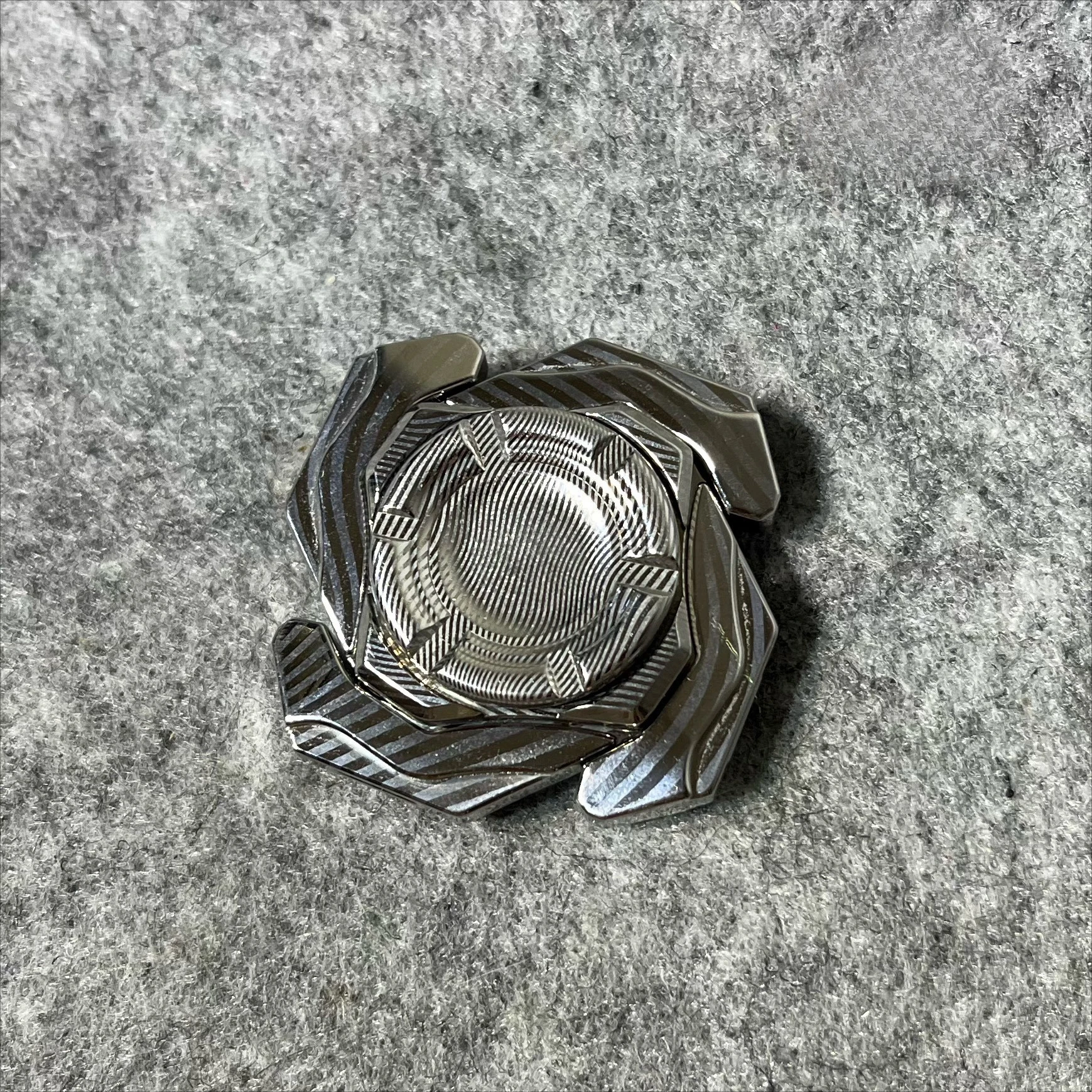 Used EDC Mountain Wind Mist Armor Opening Gyro