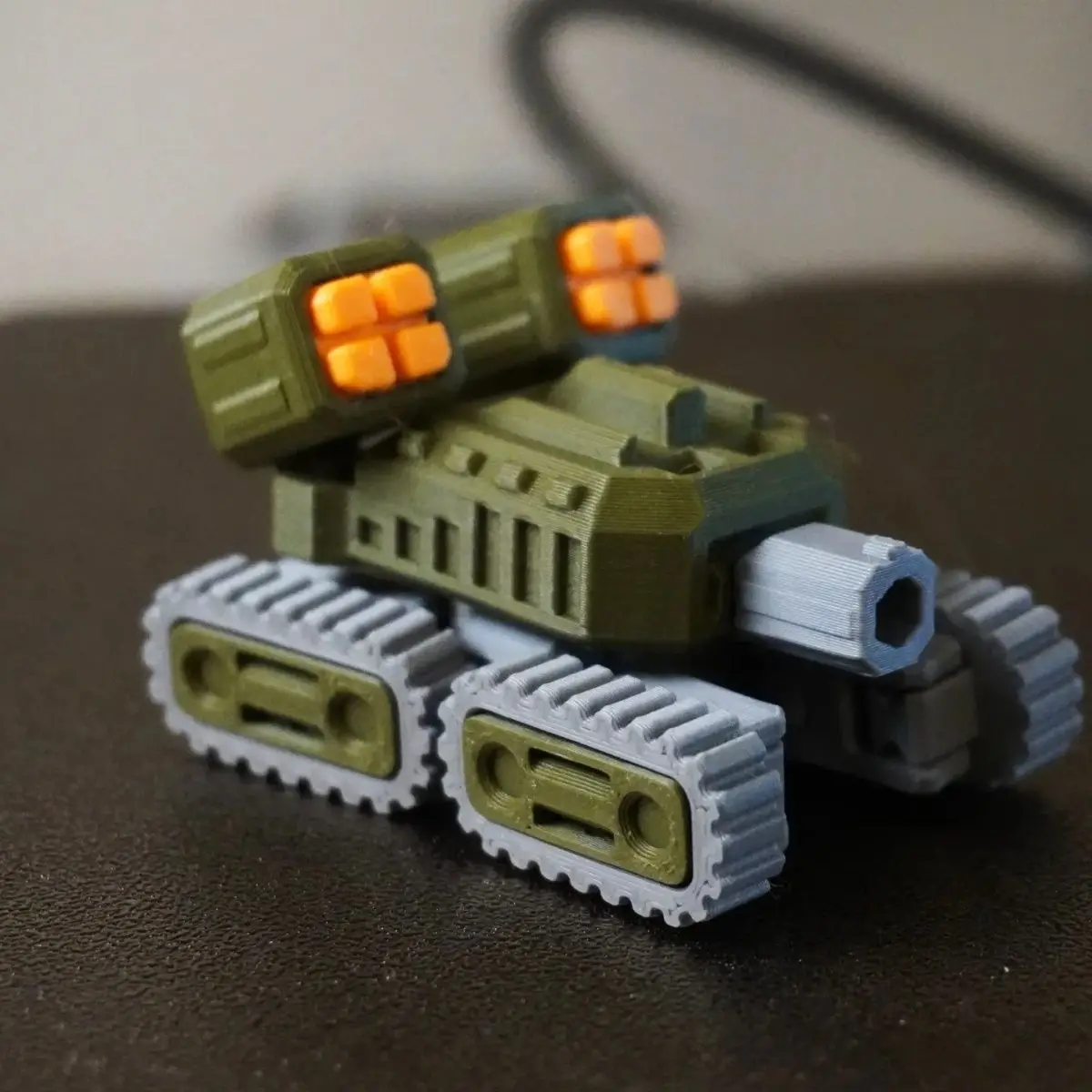 

Hot Sale 3D Printed Multi-Joint Movable Mech Robot Crawler Tank Fidget Decompression Toy Model Gift for Kids Children