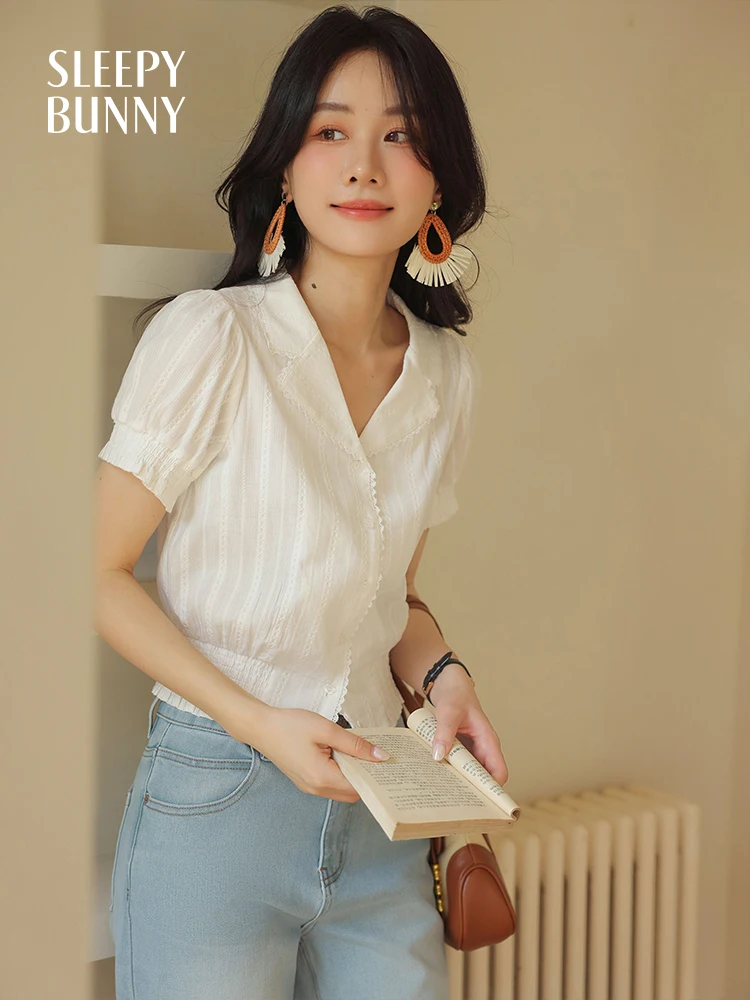 

Elegant V-Neck Lace Trim Blouse Women French Style Casual Short Sleeve White Shirt Slim Fit Waist Design Chic Spring Short Top