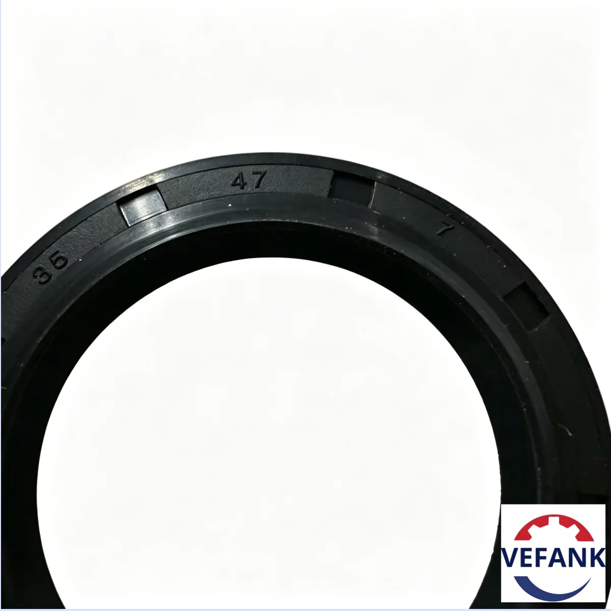 Radial shaft oil seal 35*47*7NBR, suitable for automotive shaft seals, high quality, corrosion resistant.