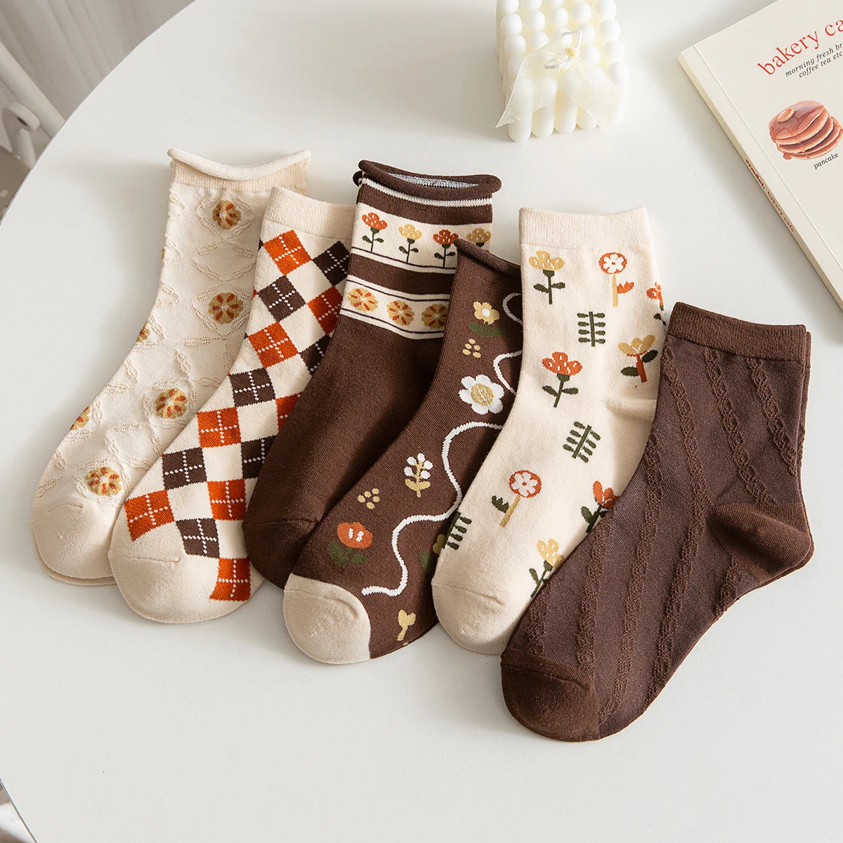 5 Pairs Women's Cotton Four Seasons Sweet Flower Leaf Grid Fashion College Wind Absorbing Sweat Breathable Middle Socks