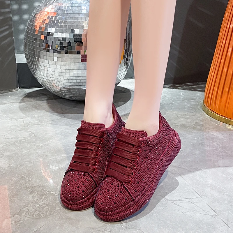 

Женские кроссовки 4,5 см, осенняя повседневная рабочая обувь на шнуровке, обувь высокого бренда на танкетке с серебряными кристаллами снаружи