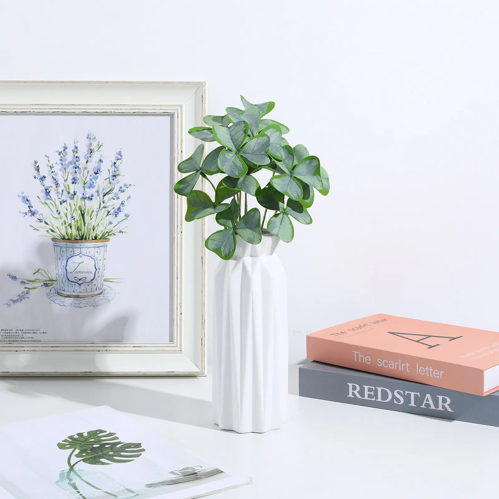 

1 Bunch of Artificial Clover Green Plant Artificial Lucky Clover Shamrock Faux Plant Vase Ornament St. Patrick's Day party decor