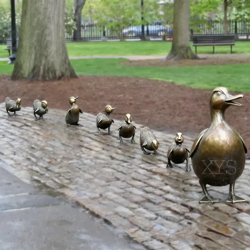 Outdoor Life-Sized Bronze Duck Statue Casting Animal Sculpture for Garden and Home Decoration
