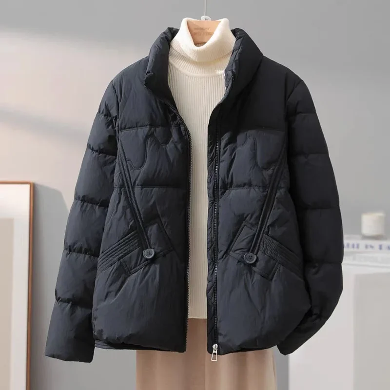 Piumino da donna Parker tinta unita 2025New inverno caldo colletto alla coreana piumino corto da donna per il tempo libero con piumino d'anatra bianco spesso H435