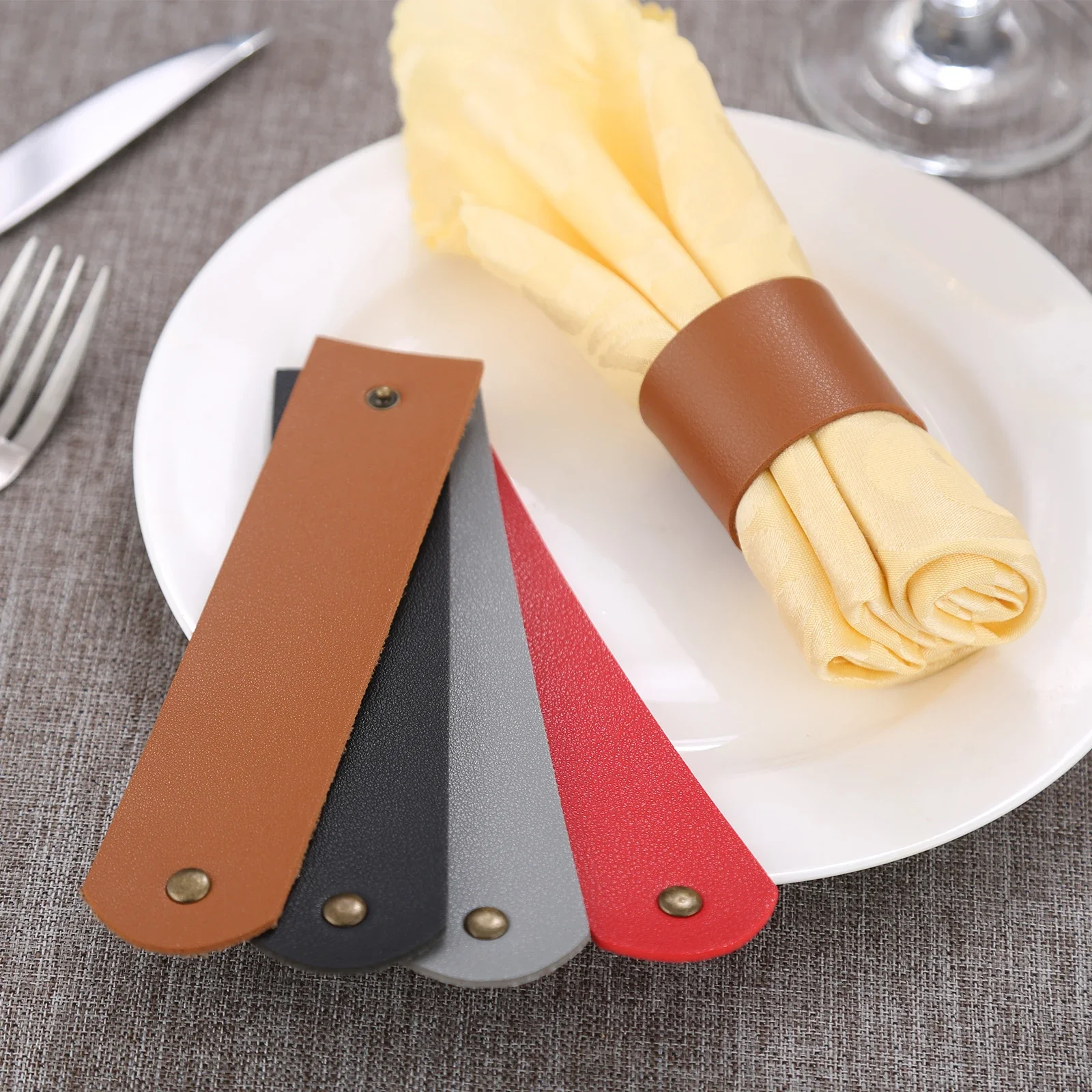 4pcs/set Leather Napkin Rings Mouth Cloth Buckle PU Holder Round Snap Minimalist Decor Table Wedding Party Red Brown Gray Black