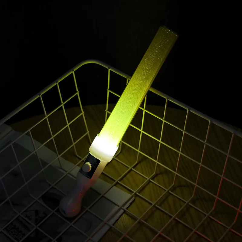 26 cm LED Fluorescerende Staaf Drie Modi Willekeurig Schakelaar Lichtgevende Speelgoed voor Party Concert Meerdere Kleuren Speelgoed voor kinderen Juguetes