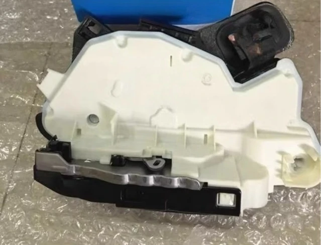 

1pc for VW Skoda 15 Octavia SANTANA PASSAT Authentic door lock block and door motor