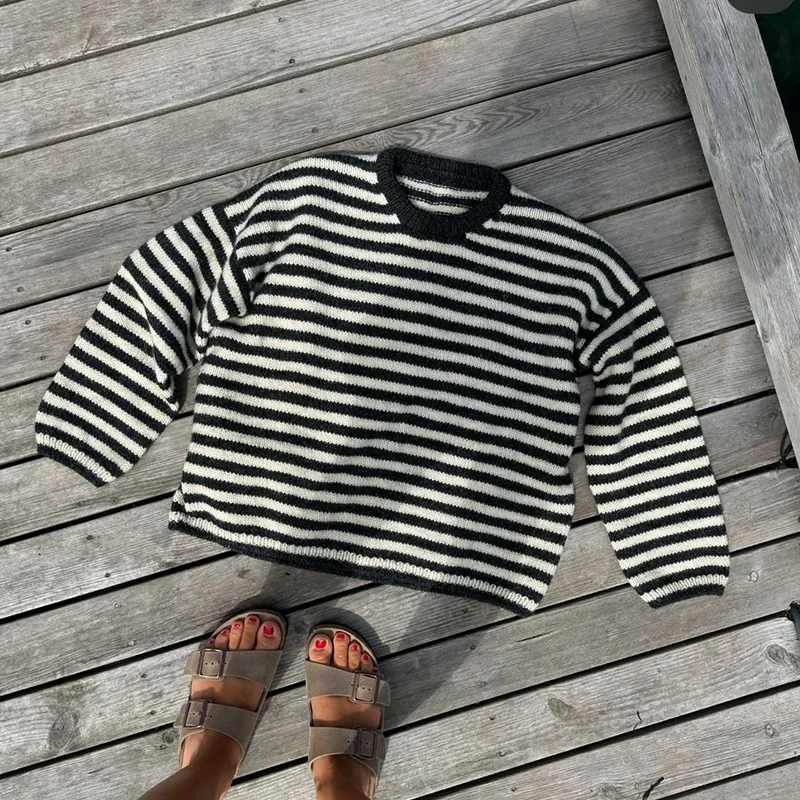 

Autumn Black White Stripe Knitted Sweater Streetwear Loose Women Vintage Pullover Female Sweaters Long Sleeve O-neck Jumper Tops