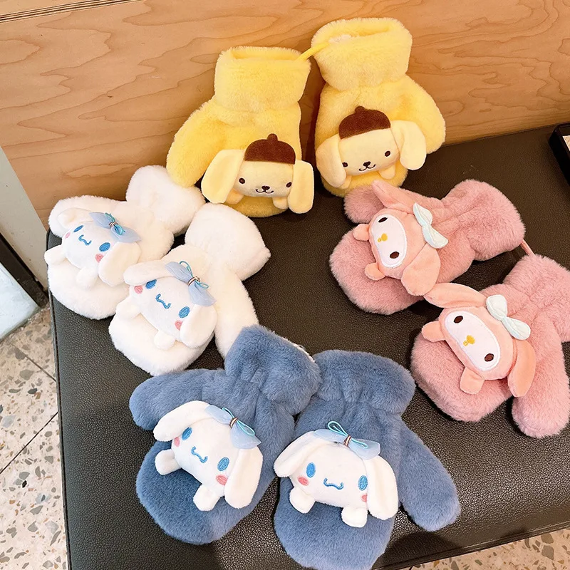 

Для перчаток Kuromi — зимние грелки с добавлением изоляции, милое полное покрытие с несколькими пальцами, с шейным ремешком.