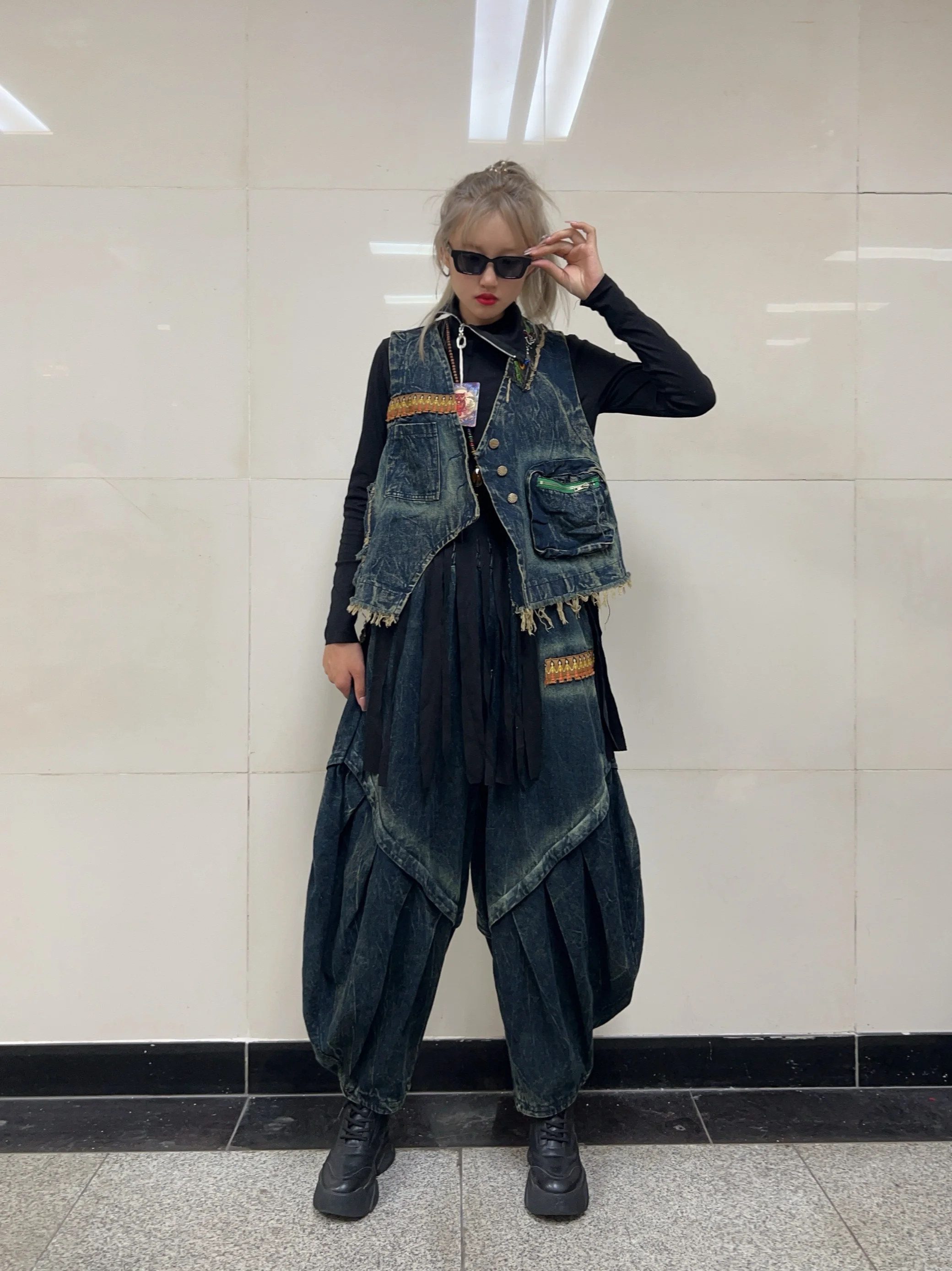 Personalized Trendy Fashionable Pant Set Women 2024 Autumn Patchwork Denim Irregular Vest + Jeans Two Piece Set LX2280