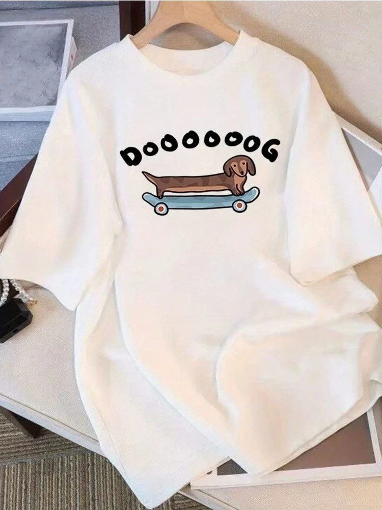 Women with Dachshund Skateboarding Dog Design Crew Neck Short Sleeve Casual Top Funny Cartoon Dog Apparel Aesthetic Clothes