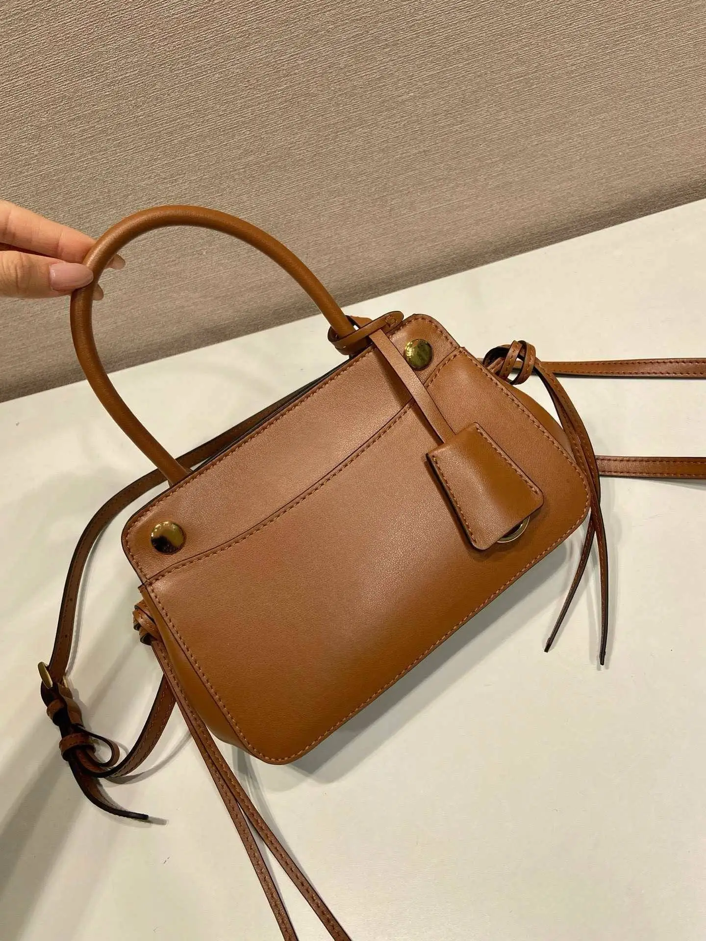 2026 Trendy High-End Simple Versatile Exquisite Crossbody Handbag for Women - Stylish Elegant Fashion Accessory