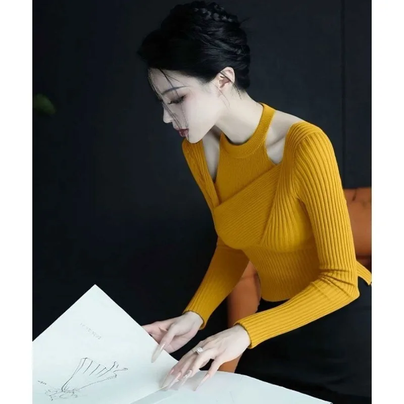 

Women Temperament Commuting Autumn Korean AtmosphereWear,High-end Niche Design Slim and Thin, Irregular Coffee Knitted Top for