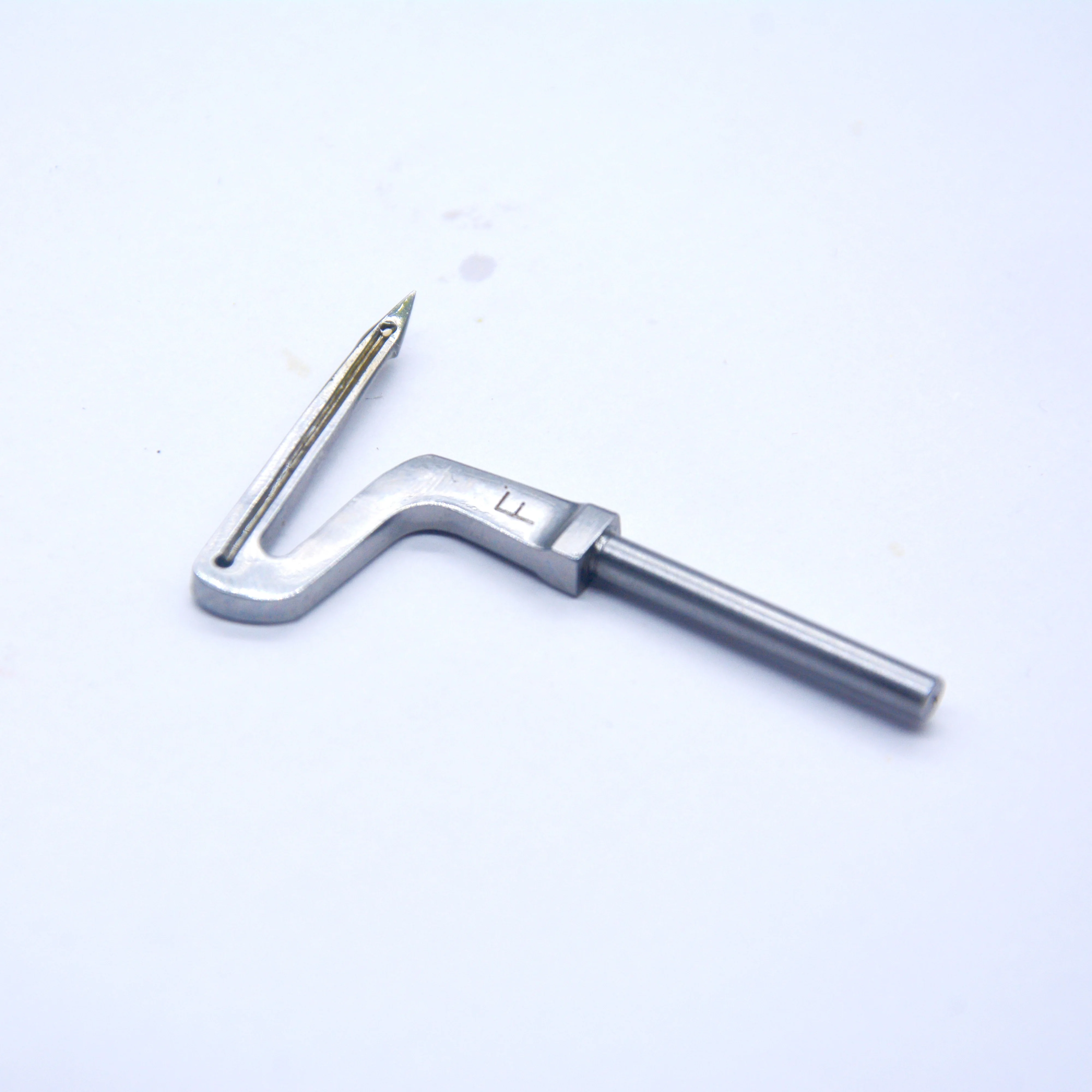 144049 lower looper Suitable for B500 Curved needle bending of needle industrial sewing machine spares parts