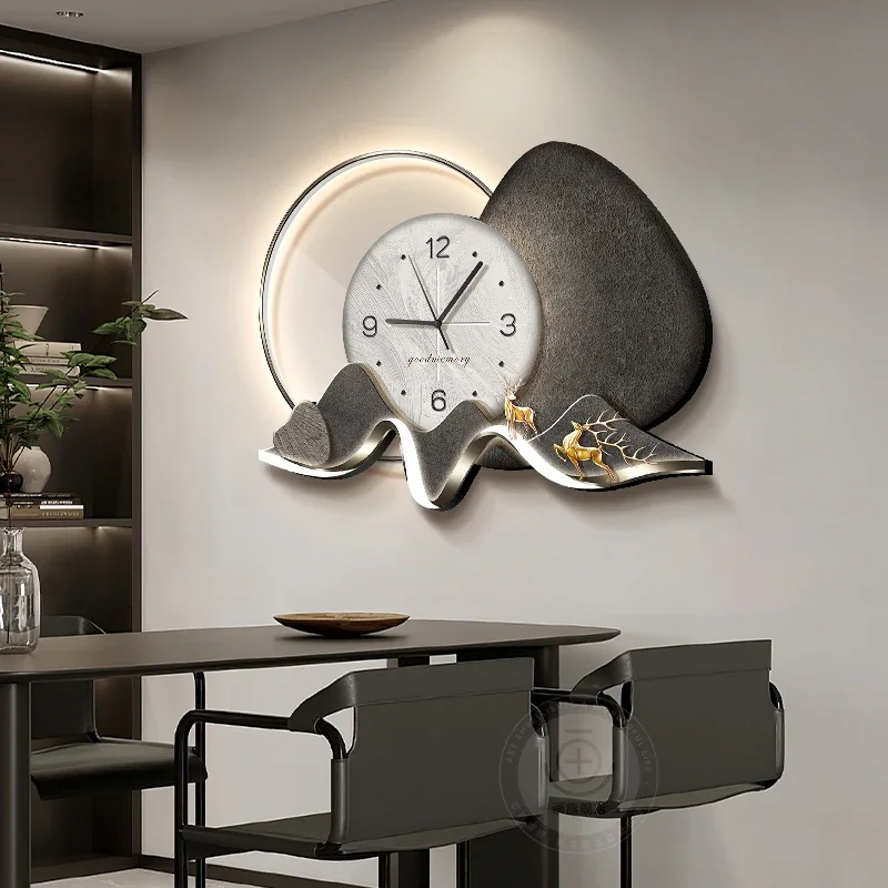 Minimalist Nordic Wall Watch Luxury Modern Aesthetic Xenomorph Wall Watch Design Creative Alarm Metal Horloge Murale Decoration