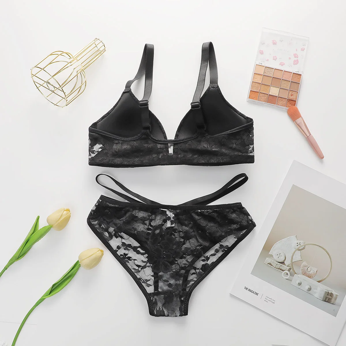 Conjunto de ropa interior de encaje con encanto Sexy para mujer joven, sujetador de estilo francés, copa moldeada fina ajustable, sin soporte de acero, correa fija