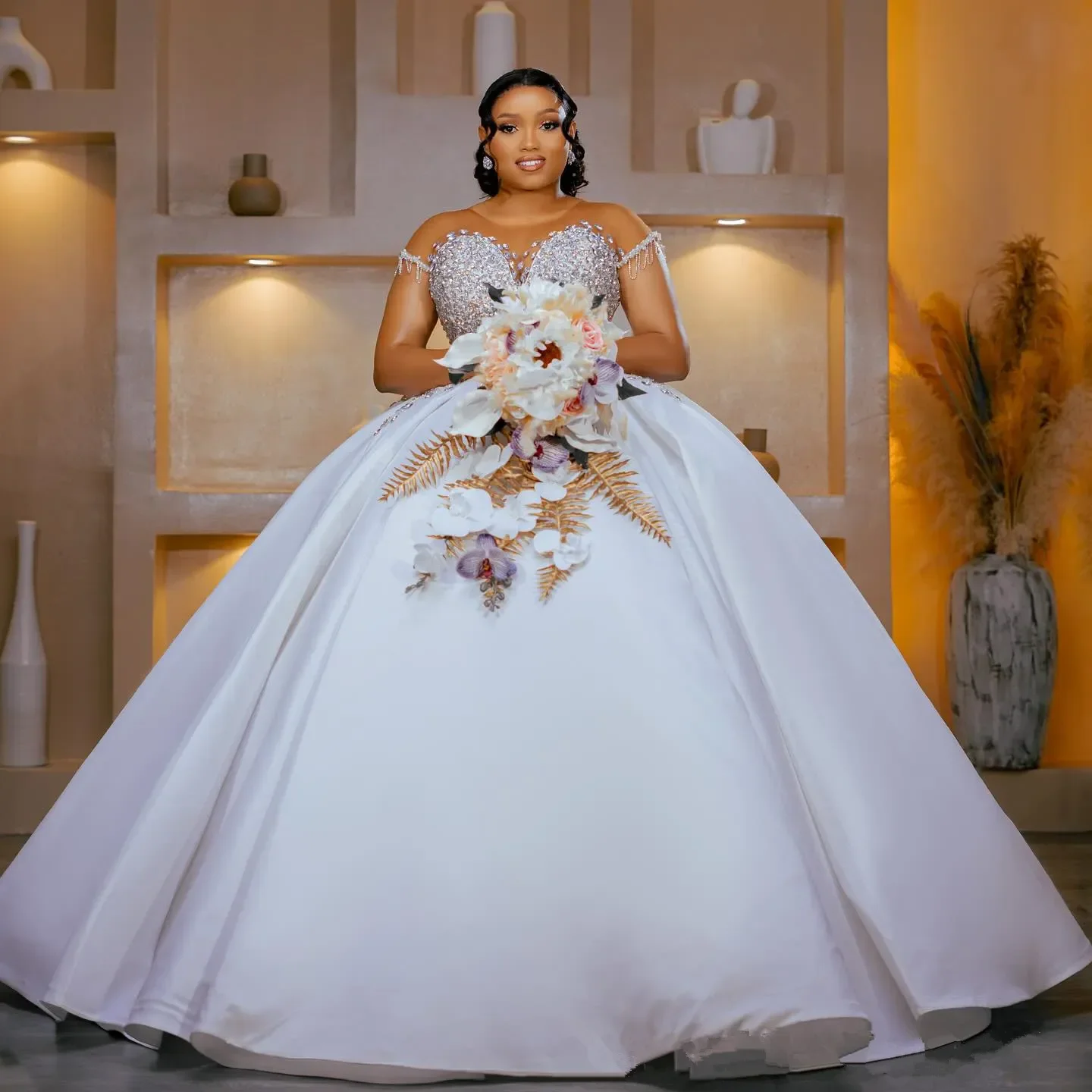 Graceful Plus Size Wedding Dresses For Bride Detachable Train Mermaid Ball Gown Sheer Neck Short Sleeves Beaded Bridal Gowns