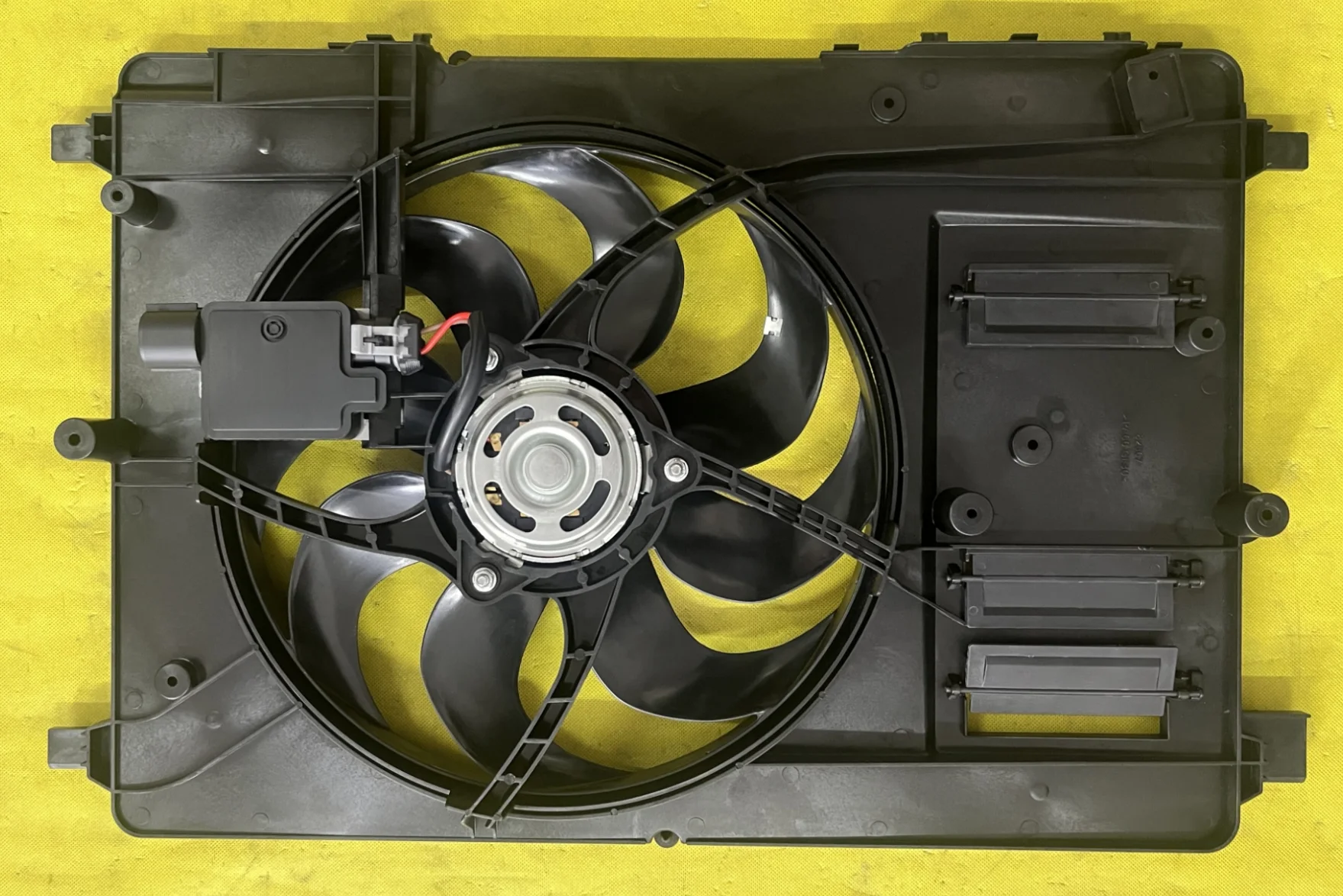 

Cooler fans FOR Volvo 2015 S60(imported), 2016-2018 V40 2016-2017 model V60 cooler fan OE 32137337 31686809