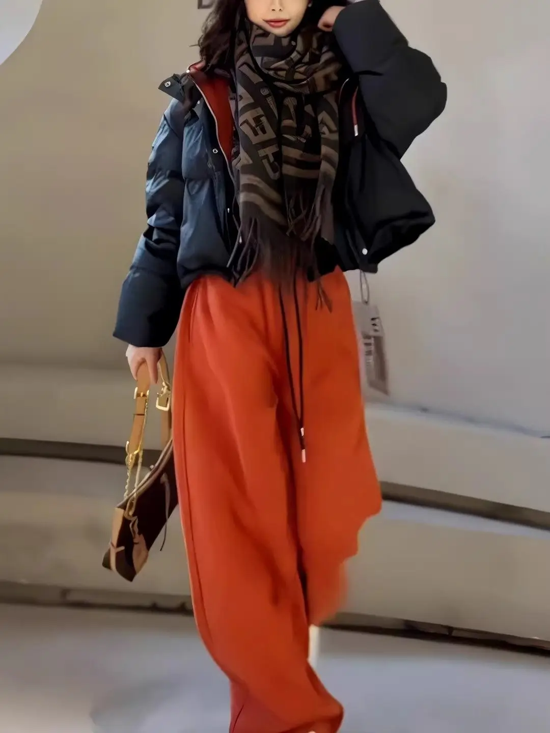 

Корейский зимний комплект больших размеров для женщин: теплый, омолаживающий, утягивающий хлопковый костюм с брюками с высокой талией и широкими штанинами, повседневный комплект из двух предметов