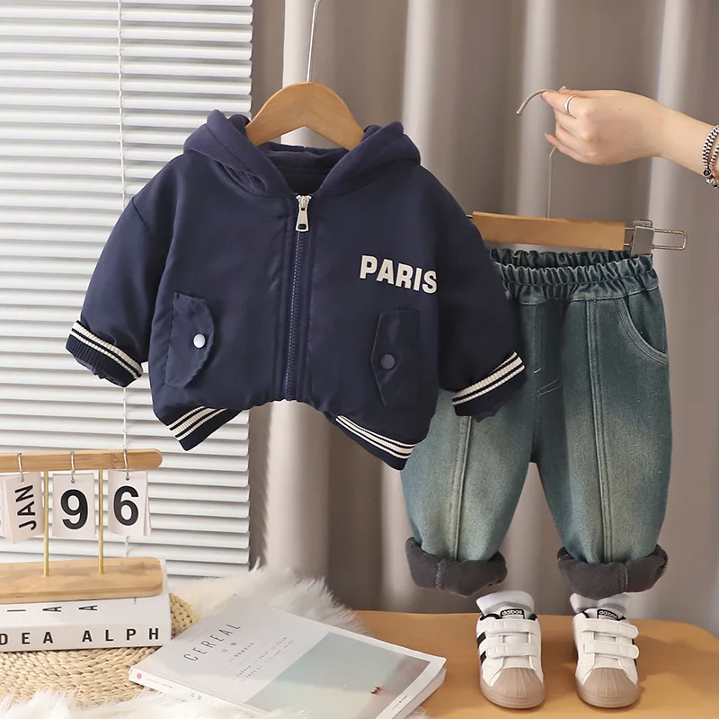 الأولاد ملابس سميكة مجموعات الشتاء 2025 الأطفال القطن المخملية معاطف هوديس الدنيم السراويل 2 قطعة بدلة دافئة للطفل رياضية الاطفال 5Y