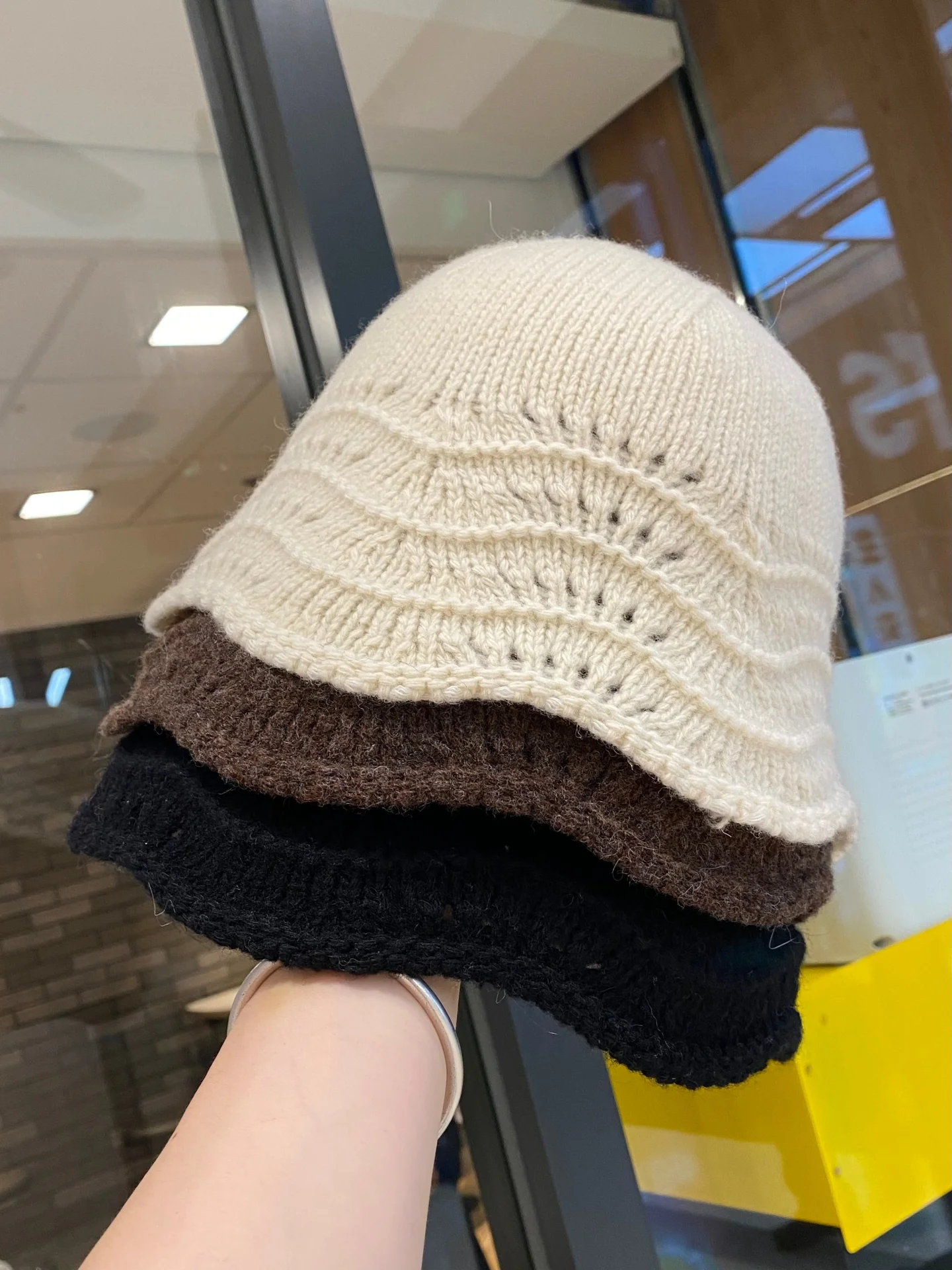 warm-knitted-bucket-hat-women's-autumn-winter-fashion-versatile-ear-protection-face-slimming-bucket-hat-handmade-crochet-cap
