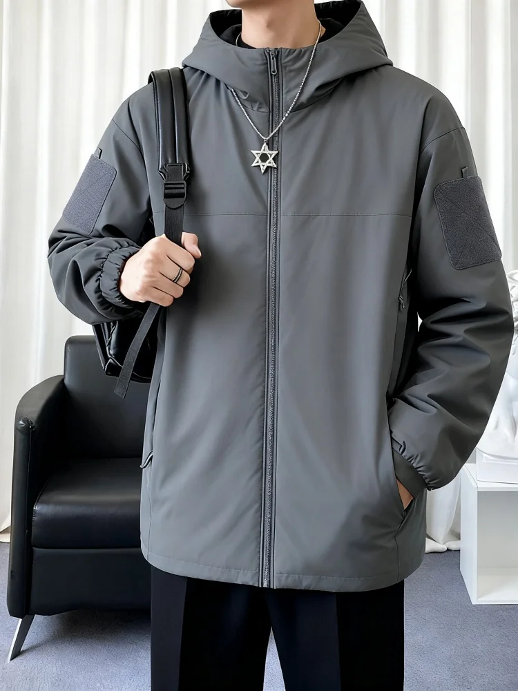 

Термопарка военного класса — атмосферостойкая тактическая куртка с мягкой изоляцией и капюшоном. Тактическое полевое пальто.