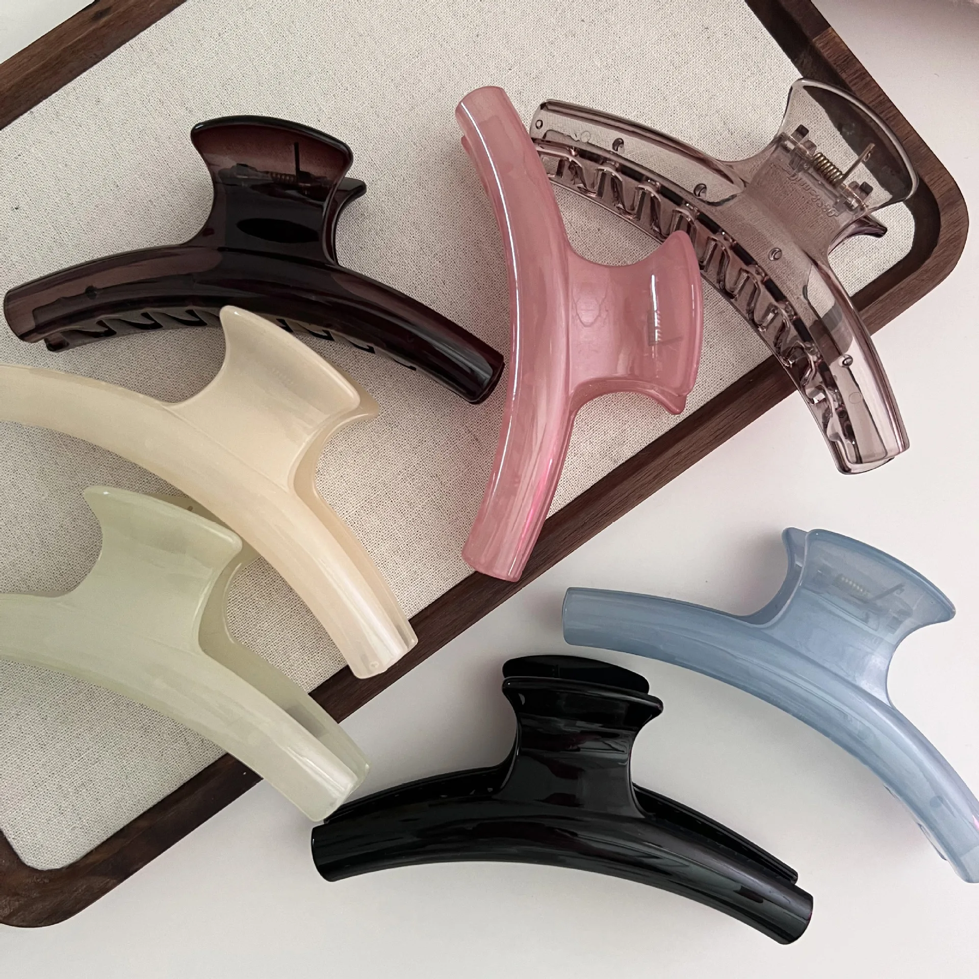 

13CM Simple Large Hair Claw Clips Crab Barrettes Women Girls Solid Arc Ponytail Hair Clamps Hair Accessories PC High-Quality