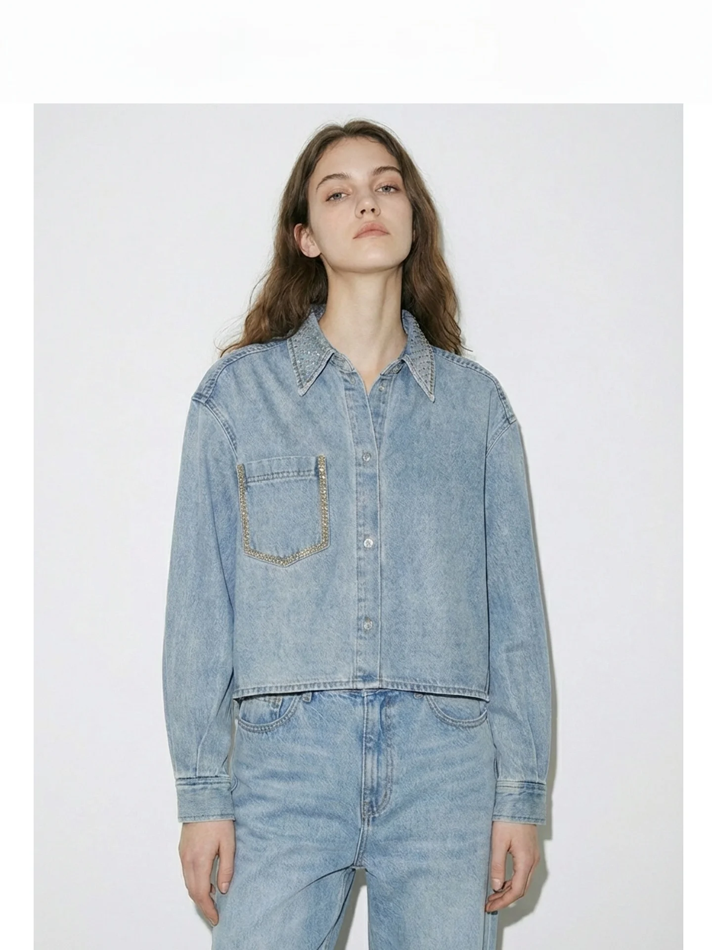 

Spring 2026 Heavy Duty Rhinestone Denim Shirt Jacket Women Short High Waist Slim Fit Shoulder Pad Top Cotton Long Sleeve Butt...