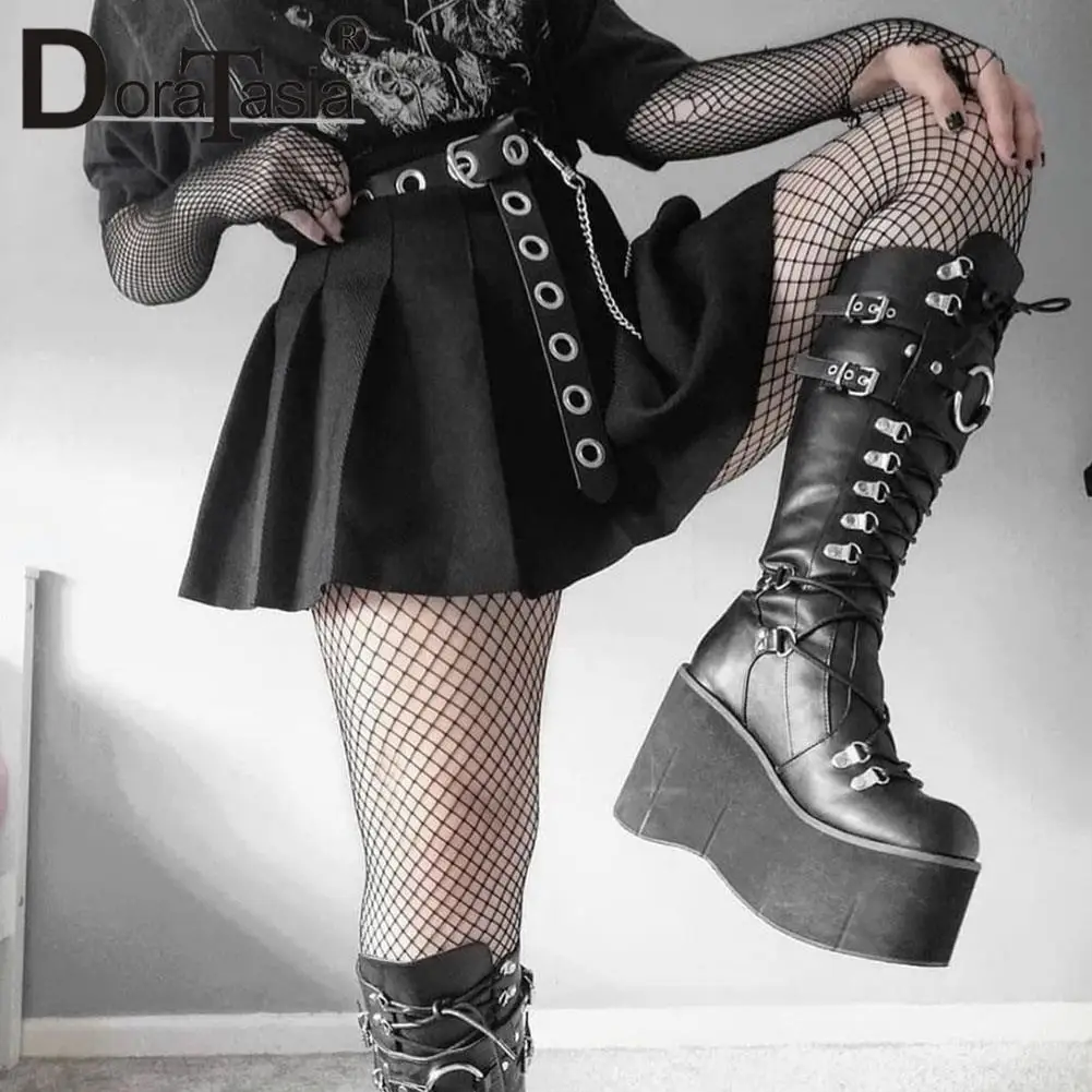 Brand New Female Goth Platform Stivali lunghi Moda Fibbia Punk Lace-up Zeppe Tacchi alti Stivali da donna Street Cosplay Scarpe da donna