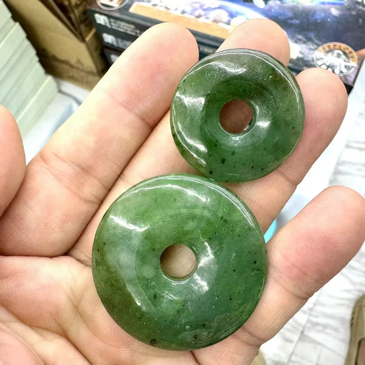 30mm donut shape natural canada jade stone beads natural gemstone beads DIY loose beads for jewelry making 1 piece wholesale