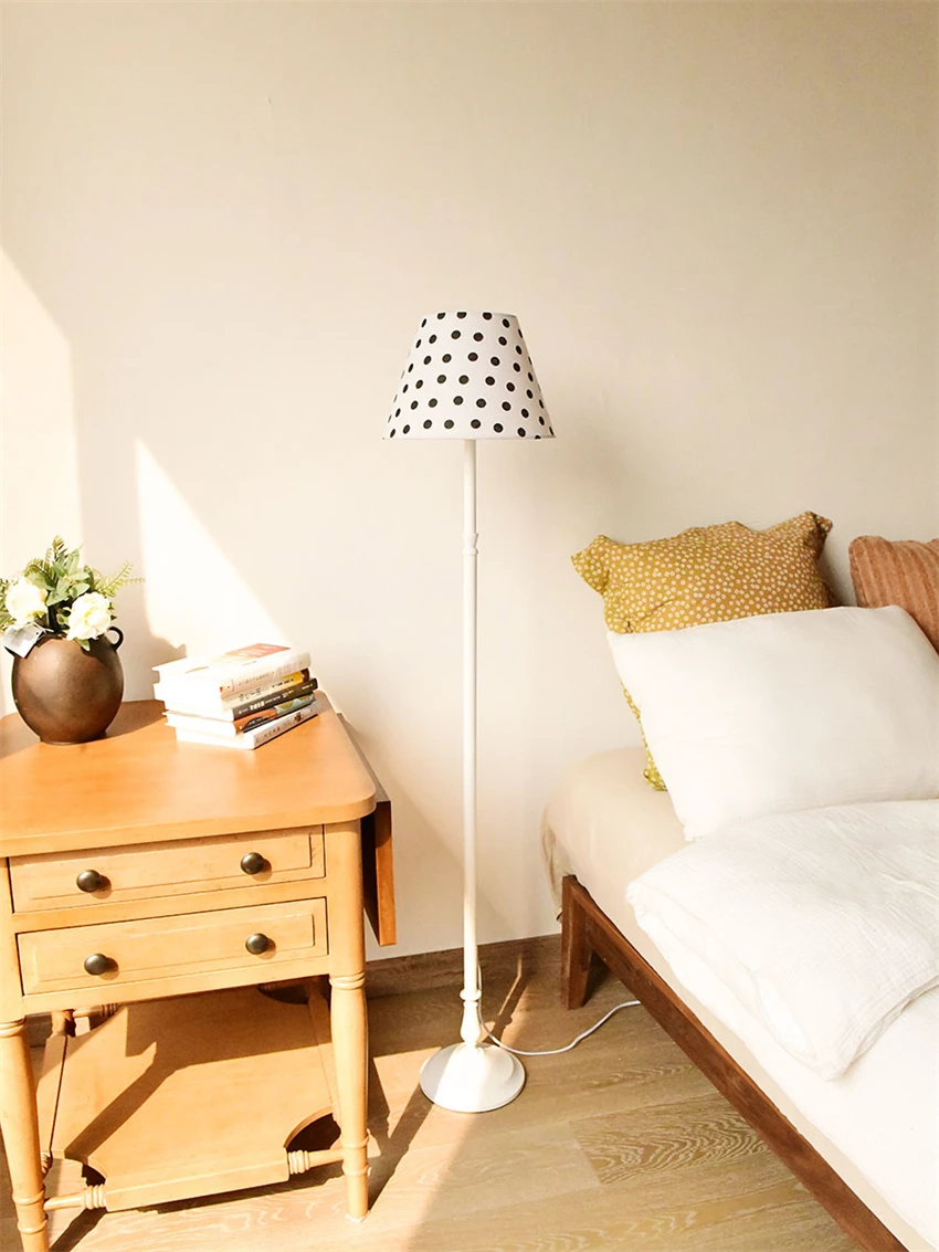 Retro black white polka dot cloth floor lamp French literary Nordic bedroom bedside study reading straight pole floor lights